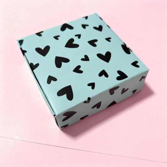 Box Daniela 12x12x4 corazones negros
